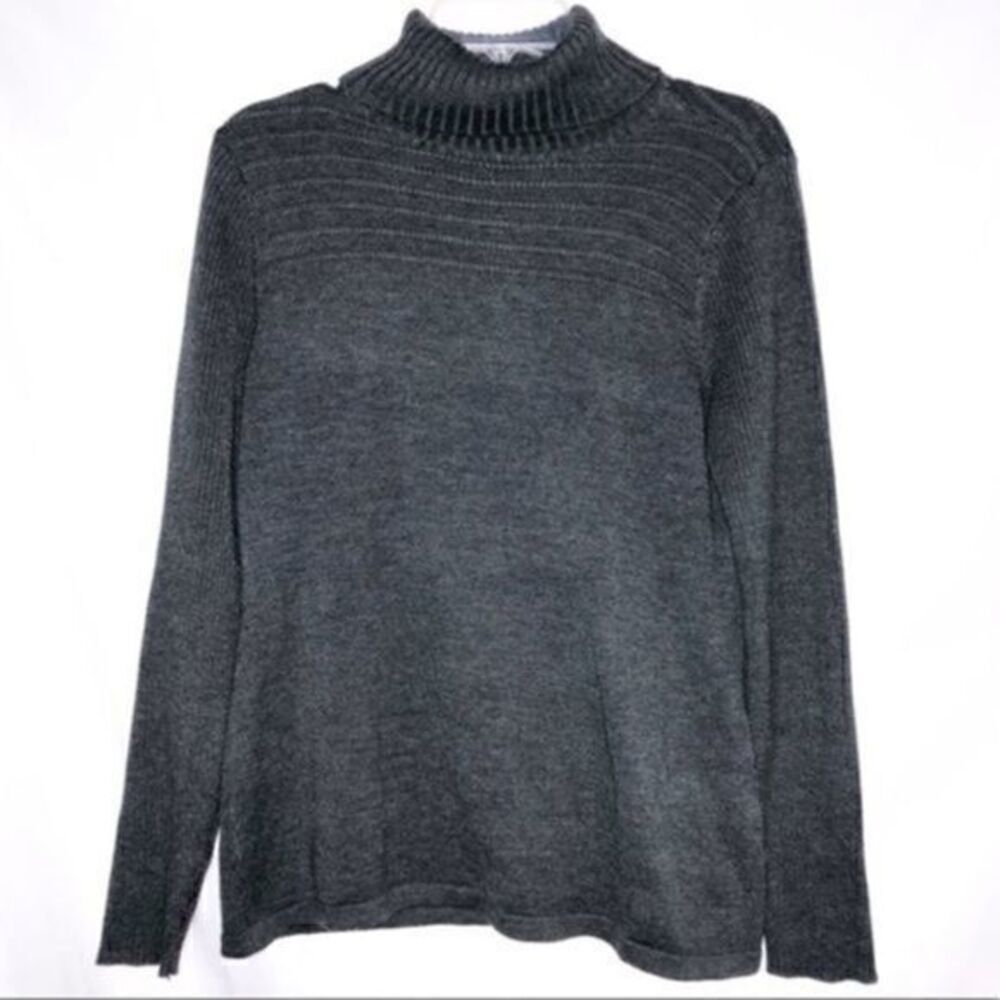 DAISY FUENTES TOP SIZE LARGE  